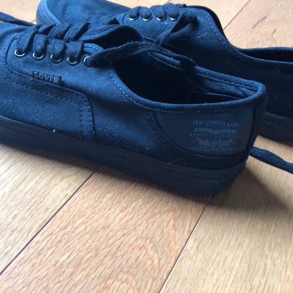 Levi’s canvas shoe - Picture 2 of 4